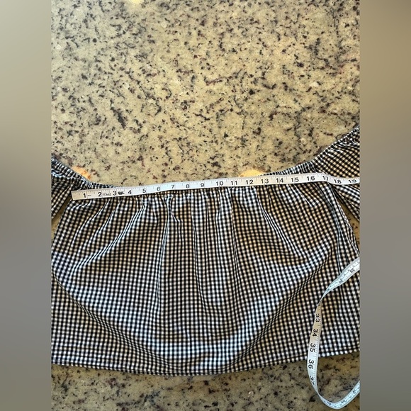 Women’s 100% cotton cropped Black and White Gingham Off-Shoulder Top size medium - Picture 3 of 5